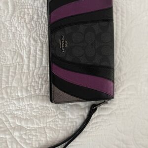 Coach wallet gently used with wrist strap